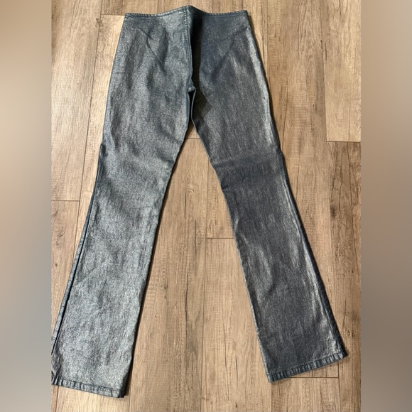 GIGLI - Picture 3 of 6